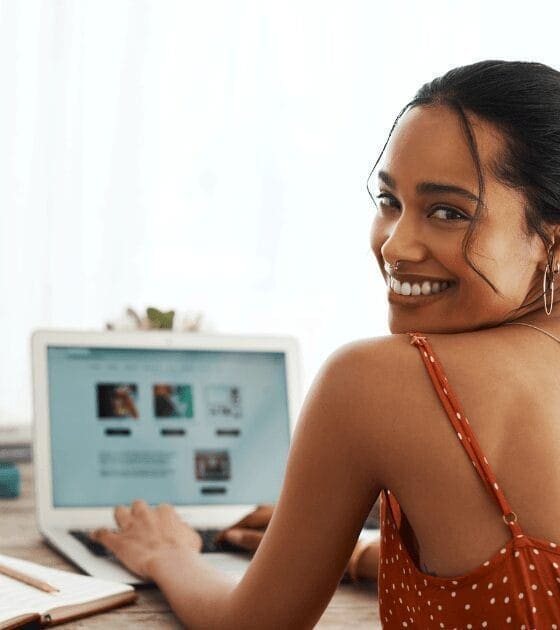 The Ultimate Guide to Successful Vlogging and Blogging in 2025