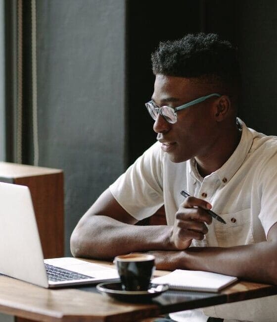 Upwork vs Fiverr Guide: Choose the Right Freelance Platform